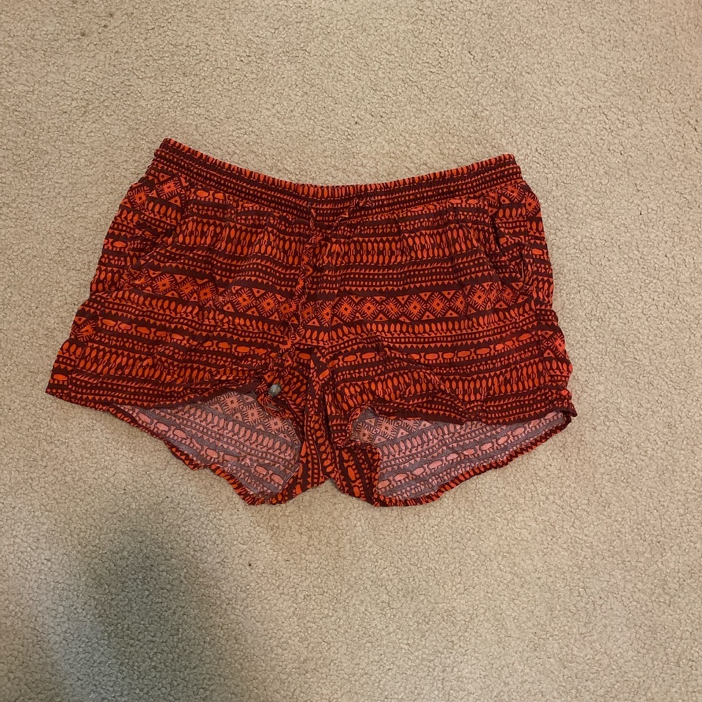 Patterned flowy shorts